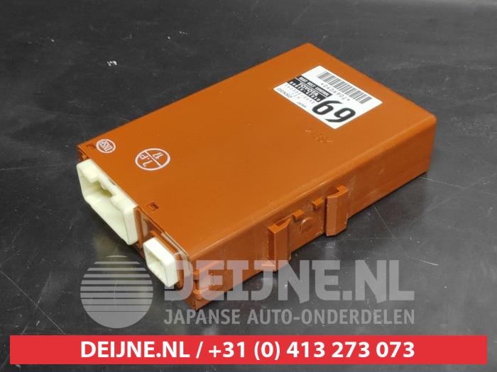 Toyota Prius Seat belt reminder module O733243