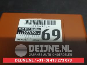 Toyota Prius Gordelverklikker module O733243 foto 3