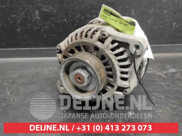 Gebruikte Dynamo Honda Civic (FK/FN) 1.4 i-Dsi Prijs € 40,00 Margeregeling aangeboden door V.Deijne Jap.Auto-onderdelen BV