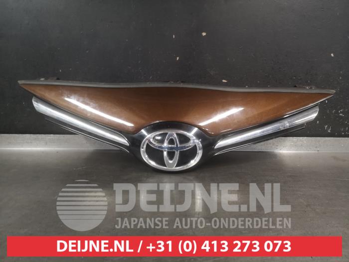 Toyota Avensis Grille O733436