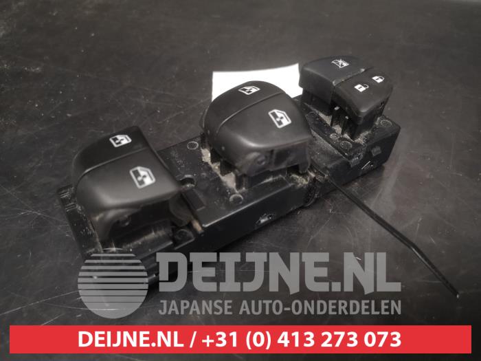 Nissan Qashqai Multi-functional window switch O733516