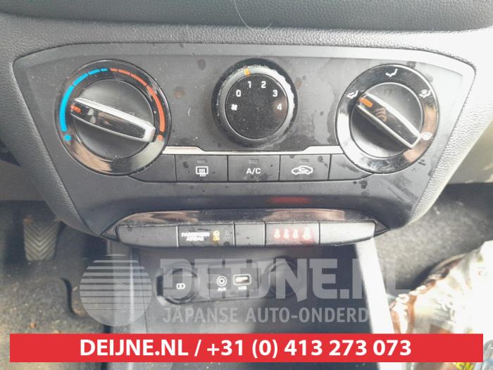 Hyundai I20 Heater control panel O733786