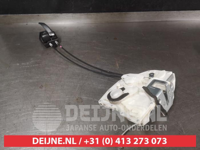 Suzuki Swift Türschlossmechanik 4-türig links vorne O733799