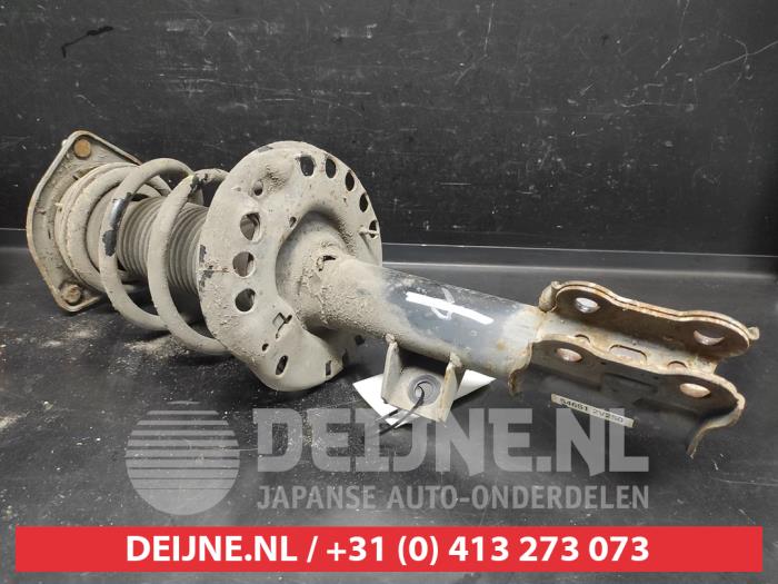 Hyundai Veloster Stoßdämpferstrebe links vorne O733808