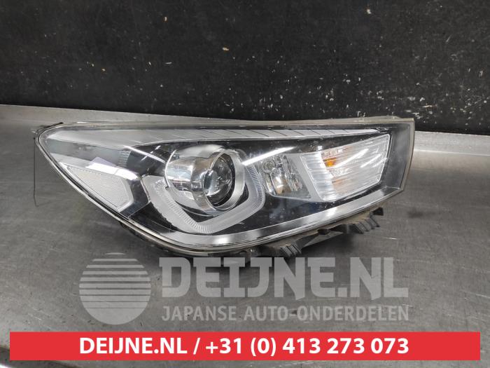 Kia Rio Headlight, right O733912