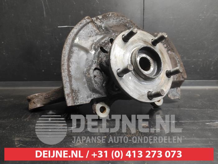 Toyota Auris Achsschenkel links vorne O733949