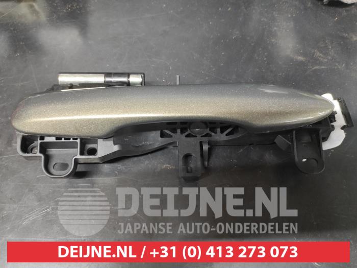 Toyota Yaris Türgriff 4-türig rechts vorne O733979