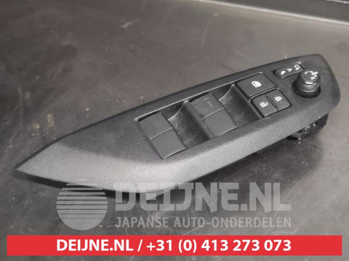 Toyota Yaris Multi-functional window switch O733968