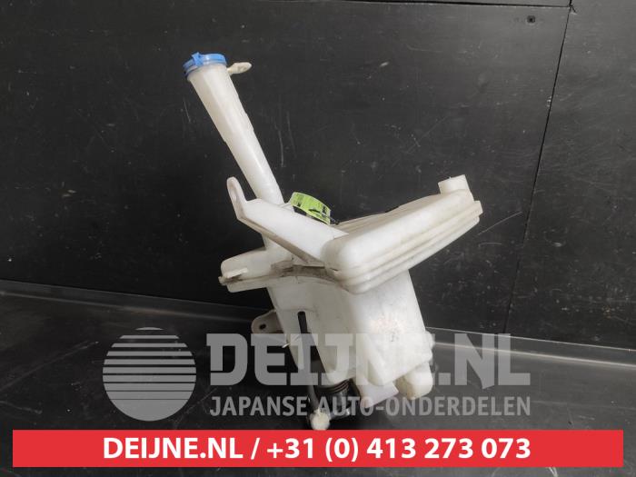 Toyota Auris Scheibensprühertank vorne O734012