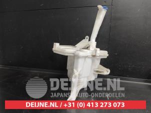Toyota Auris Front windscreen washer reservoir O734012 photo 2