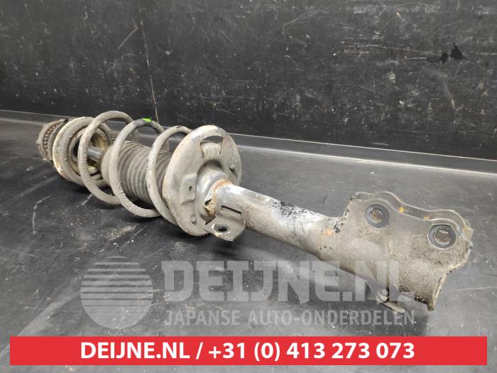 Suzuki Swift Stoßdämpferstrebe links vorne O734073