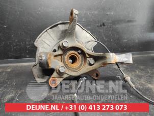 Suzuki Swift Achsschenkel links vorne O734074 foto 2