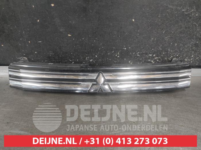 Mitsubishi Outlander Grille O734091