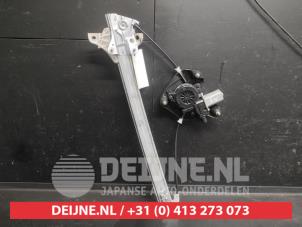 Toyota Aygo X Ruitmechaniek 4Deurs links-voor O734200 foto 2