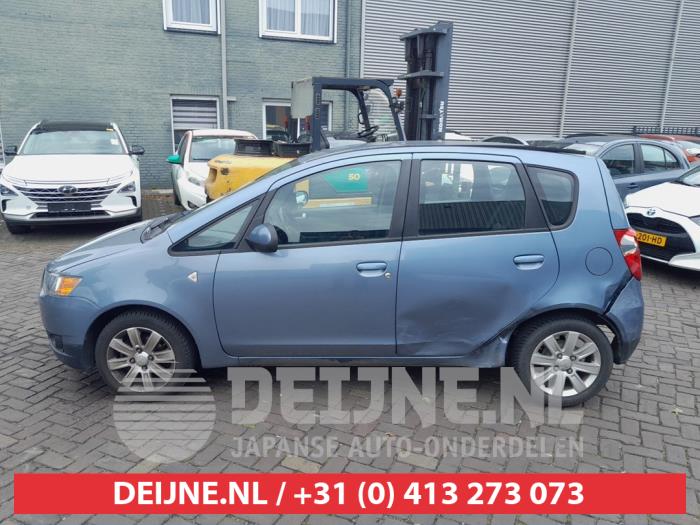 Mitsubishi Colt Zusätzliches Fenster 4-türig links vorne O734279