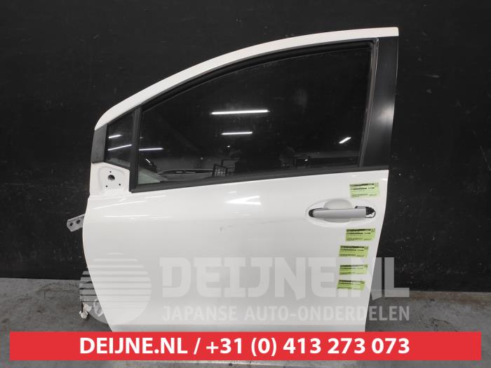 Toyota Yaris Tür 4-türig links vorne O734333