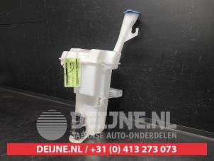 Kia Rio Front windscreen washer reservoir O734620 photo 2
