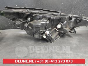 Toyota Rav-4 Koplamp links O734750 foto 3