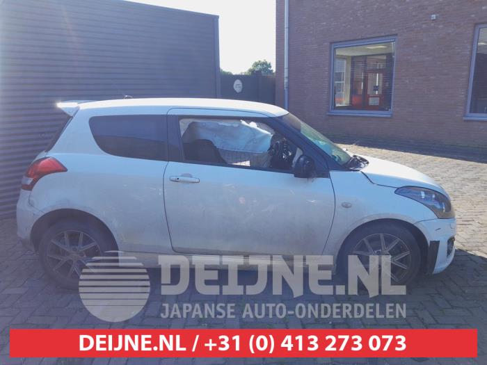 Suzuki Swift Türscheibe 2-türig rechts O734919
