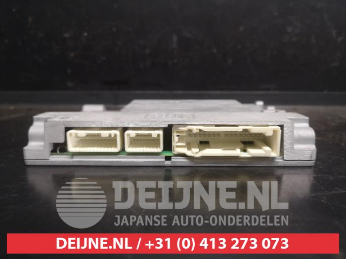 Toyota Yaris Radio versterker O735004