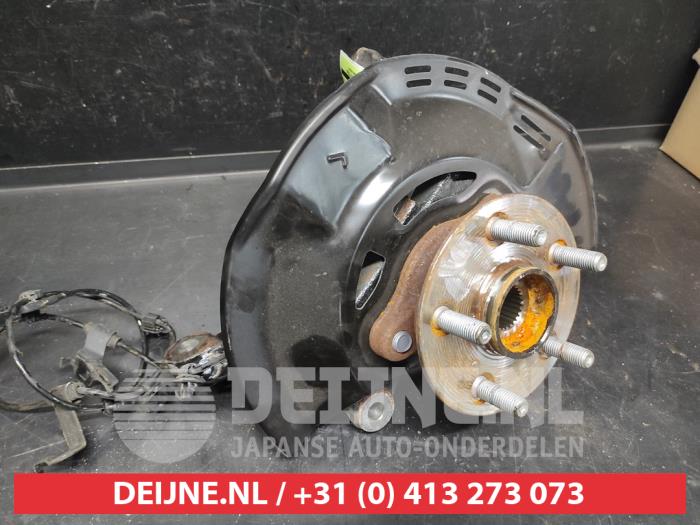 Toyota Yaris Knuckle, front left O735046