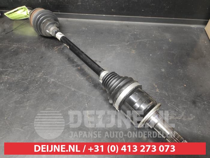 Toyota Yaris Front drive shaft, left O735050