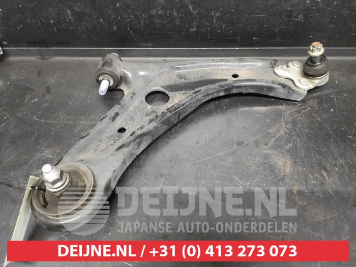 Toyota Yaris Front lower wishbone, right O735055
