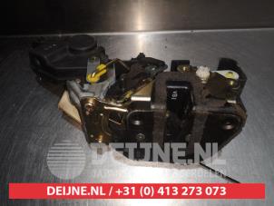 Hyundai Trajet Türschlossmechanik 4-türig rechts hinten O281375 foto 3