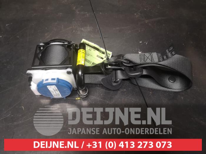 Toyota Aygo X Front seatbelt, right O735196