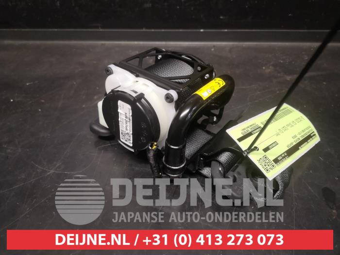 Toyota Aygo X Rear seatbelt, right O735198