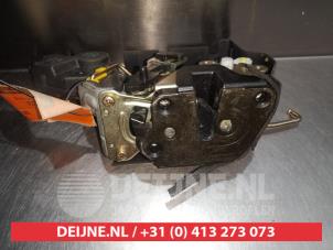 Hyundai Trajet Deurslot Mechaniek 4Deurs rechts-achter O386395 foto 3