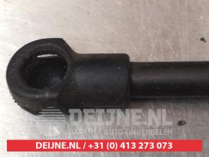 Toyota Prius Gasdemper links-achter O294389 foto 2