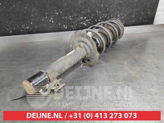 Toyota Aygo Stoßdämpferstrebe links vorne O735320