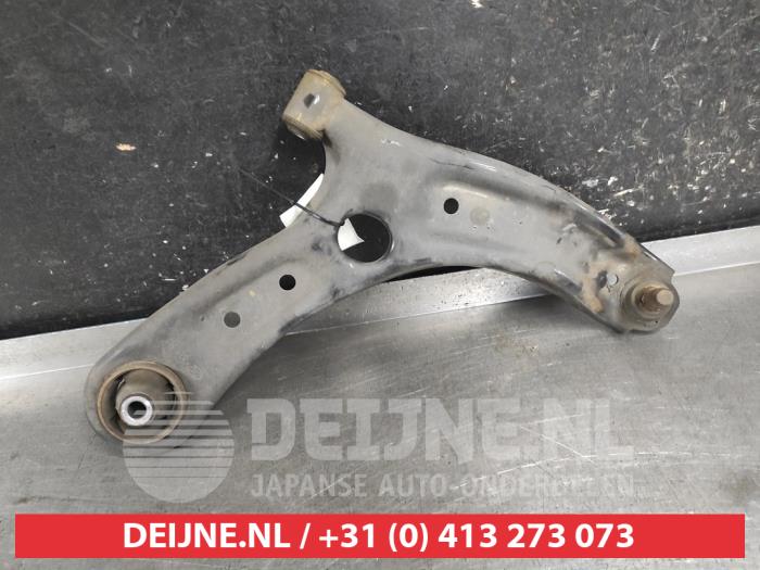 Kia Rio Front lower wishbone, right O735369