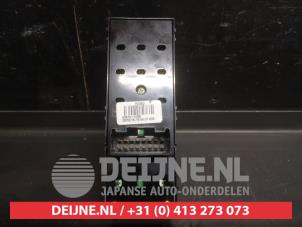 Hyundai IX20 Multi-functional window switch O735452 photo 2