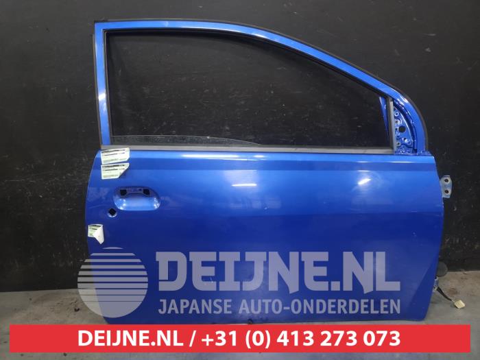 Daihatsu Cuore Door 2-door, right O735527
