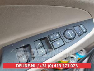 Hyundai Tucson Combischakelaar ramen O735566 foto 3