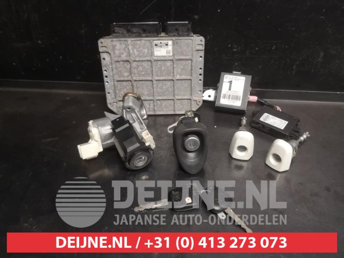 Toyota Yaris Ignition lock + key O735634