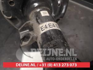 Toyota Yaris Stoßdämpferstrebe links vorne O735708 foto 2
