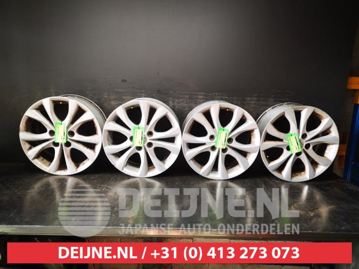 Mazda 3 Felgen Set O735743