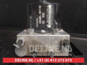 Toyota Yaris ABS pump O735750 photo 2