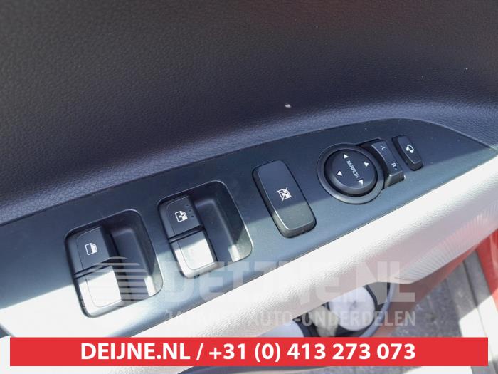 Kia Stonic Kombischalter Fenster O735760