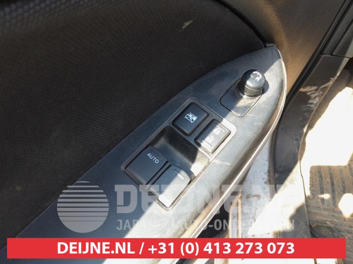 Suzuki Baleno Kombischalter Fenster O735912
