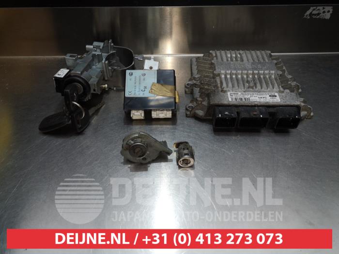 Mazda 2 Kontaktslot+Sleutel O334741