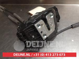 Kia Soul Front door lock mechanism 4-door, right O280883 photo 3