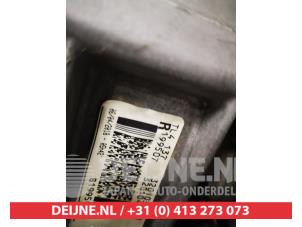 Nissan Qashqai Versnellingsbak O736327 foto 2