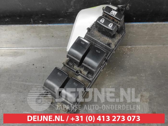 Toyota Prius Multi-functional window switch O736335