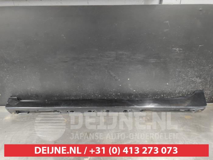 Toyota Prius Side skirt, left O736375