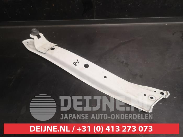 Suzuki Swift Scheinwerferhalterung O736398