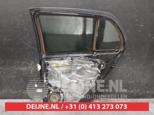 Toyota Yaris Tür 4-türig rechts hinten O736457 foto 2